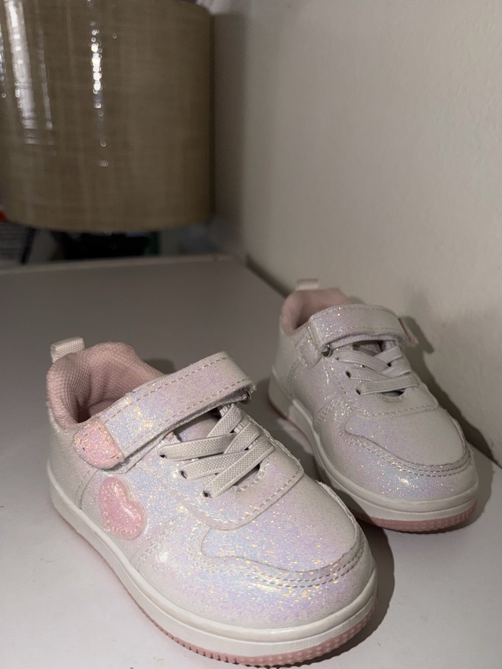 Toddler Glitter Heart Velcro Sneakers in Light Pink